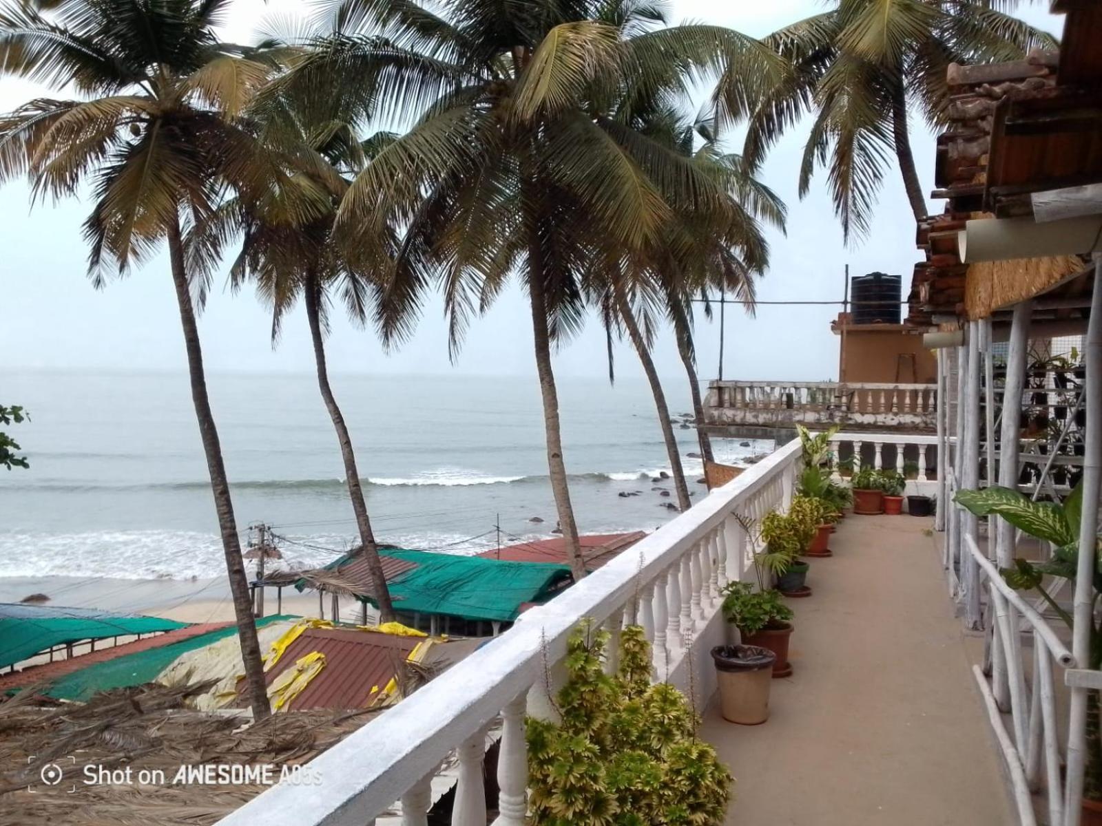 This Is It Beachfront - Rooms, Cafe & Events Arambol Bagian luar foto